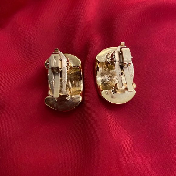 Butler FAC signed 1980’s chunky clip on Earrings - Picture 3 of 4